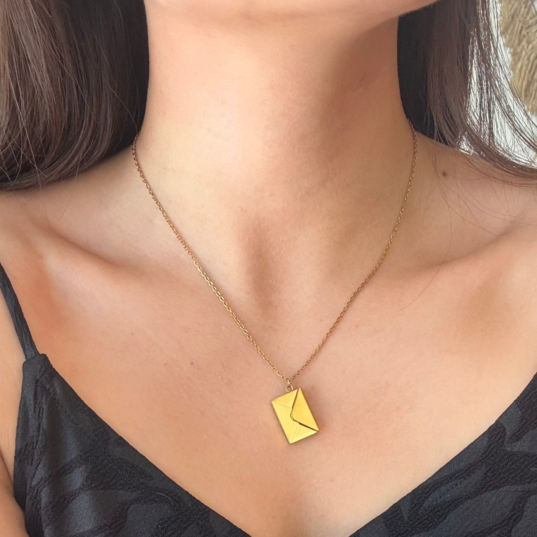 * LIMITED MOTHER'S DAY Lazer Engraved Letter Locket Necklace