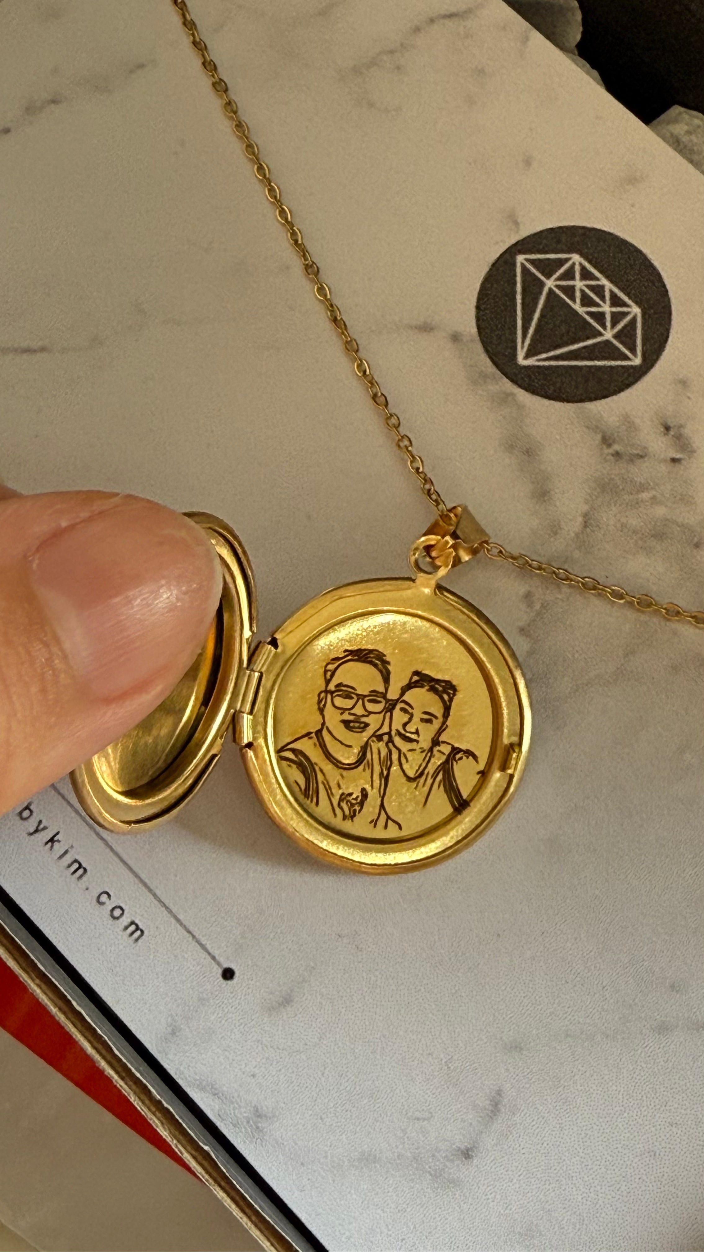 PRE-ORDER Lazer Engraved Round Locket - LINE ART