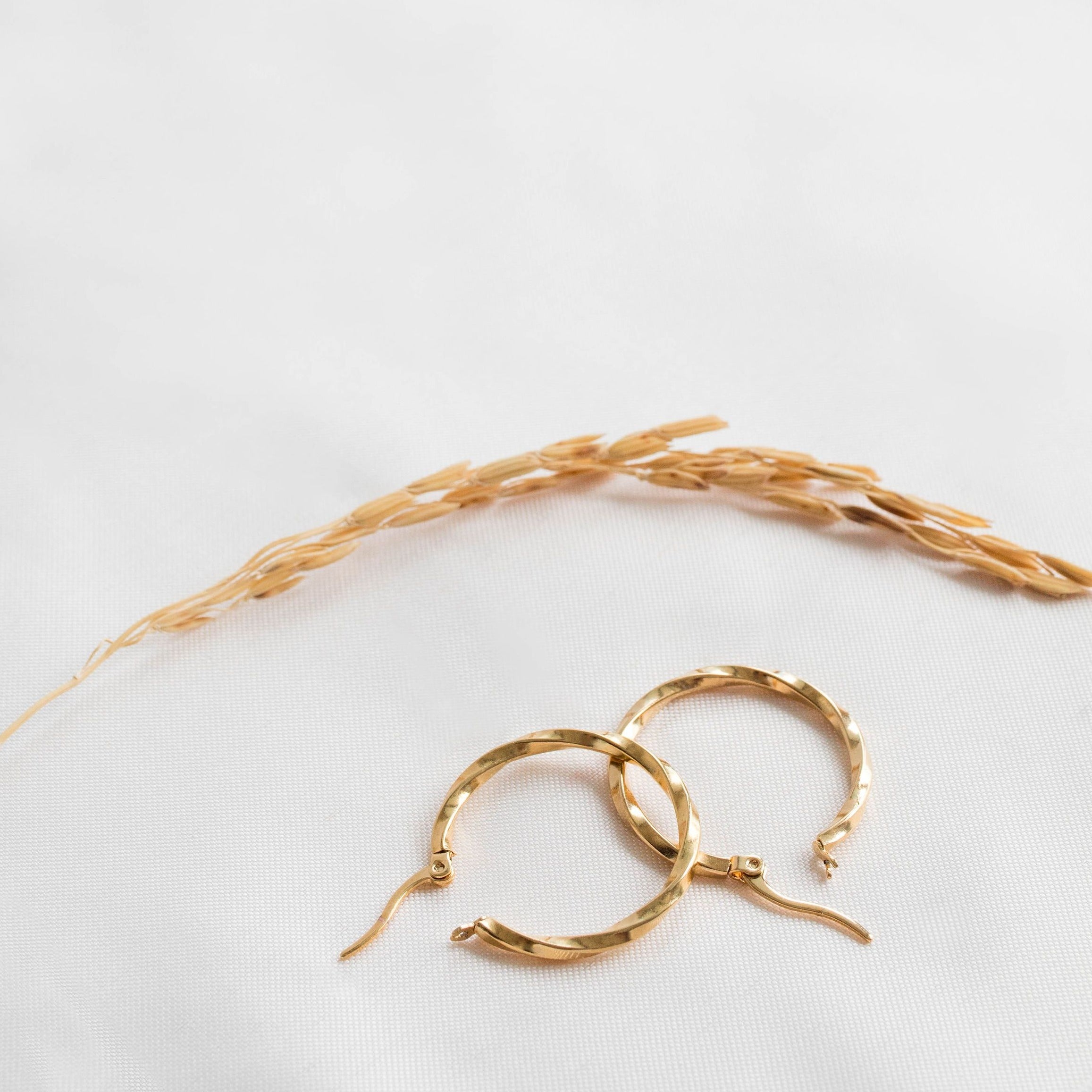 Midi Twisted Circle Hoop Earrings